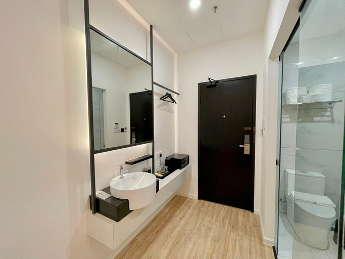 Bathroom 8