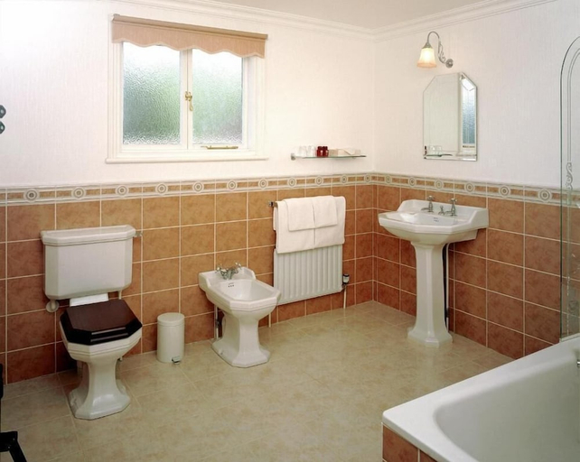 Bathroom 4, Arundel House , Cambridgeshire