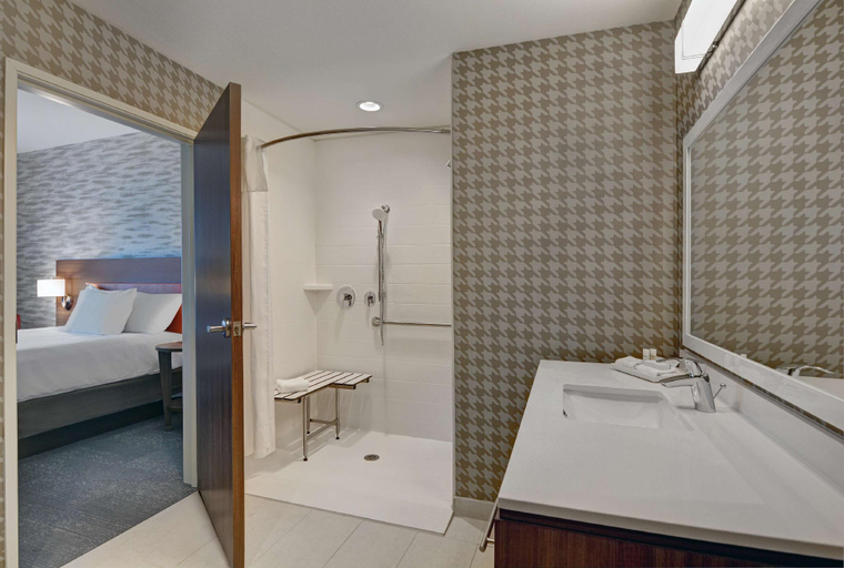 Bathroom 14
