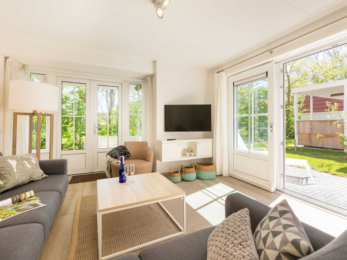 Living room 2, Villa in Dishoek Near Noordzee Beach, Veere