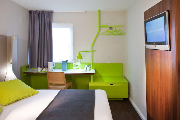 Bedroom 2, CAMPANILE SWINDON, Swindon