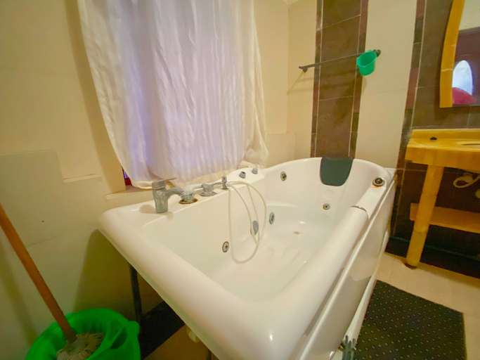 Bathroom 3, Shanzu Oceanfront Apartments and Suites, Kisauni
