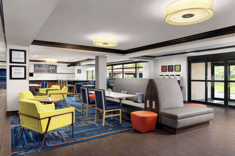 Public Area 2, Hampton Inn Long Island/Islandia, Suffolk
