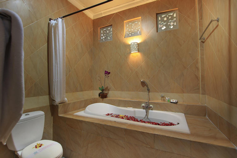 Bathroom 13