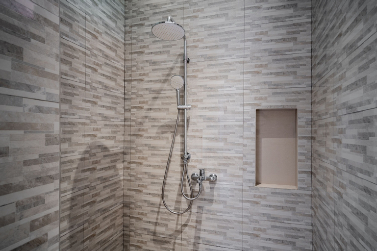 Bathroom 4