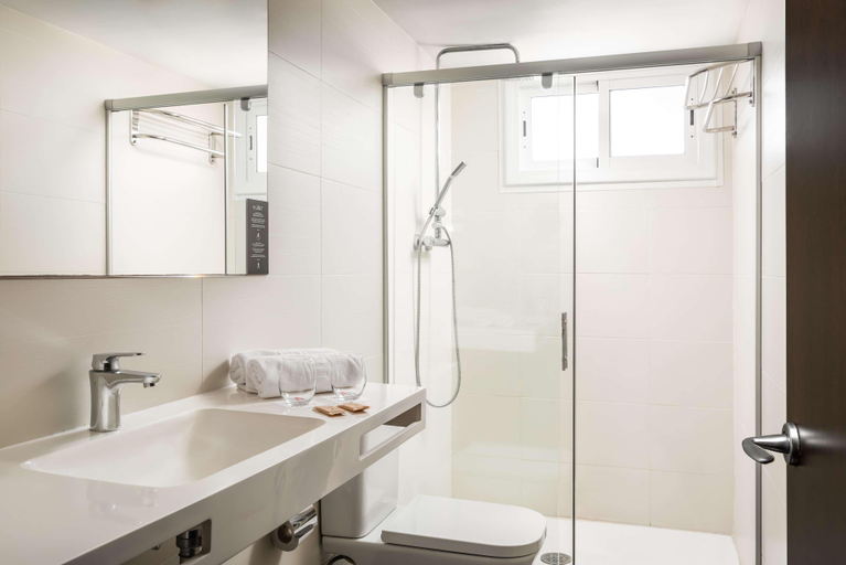Bathroom 5, Alegria Mariner, Girona