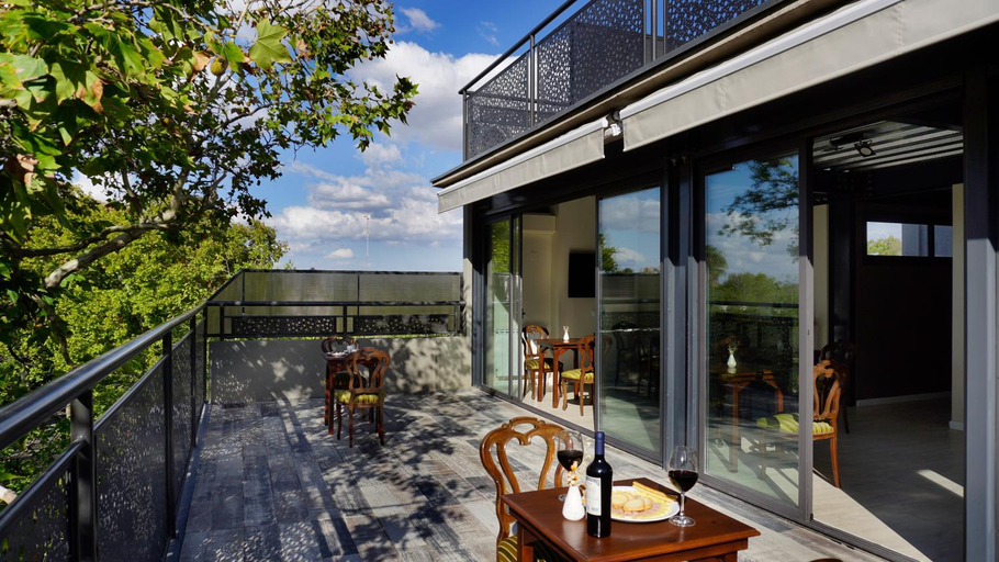 Exterior & Views 2, 718 Rufino Petit Hotel, Capital