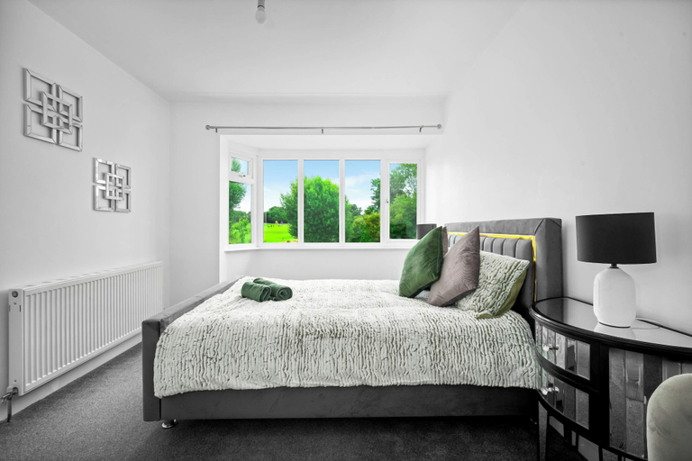 Room 4, The Rock, Solihull Retreat Birmingham Airport, Birmingham