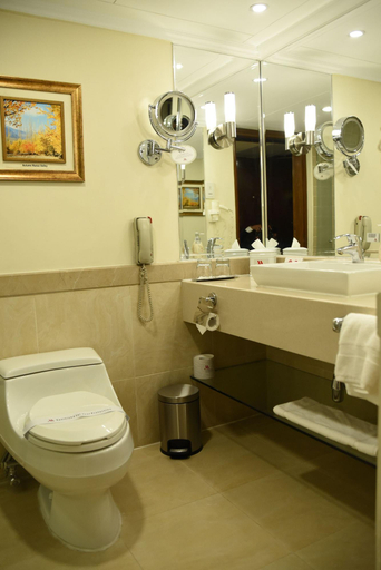 Bathroom 5, Islamabad Marriott Hotel, Islamabad