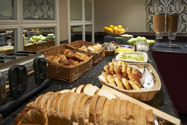 Food & Drinks 5, ROYAL EAGLE HOTEL, London
