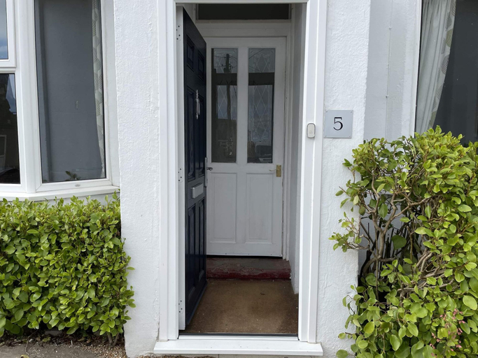 Exterior & Views 2, Large Family Getaways Metres From the Beach, East Sussex