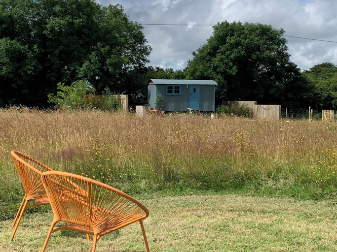 Exterior & Views 2, St. Kew Shepherd Huts, Cornwall