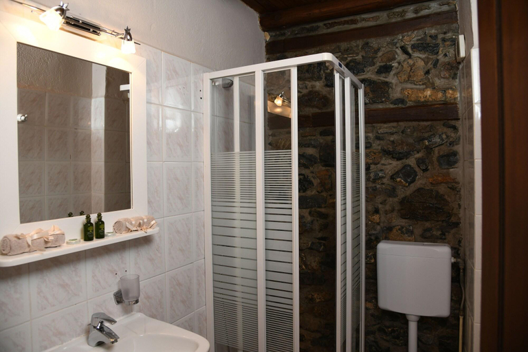 Bathroom, Archontiko Tarsouna, Central Macedonia
