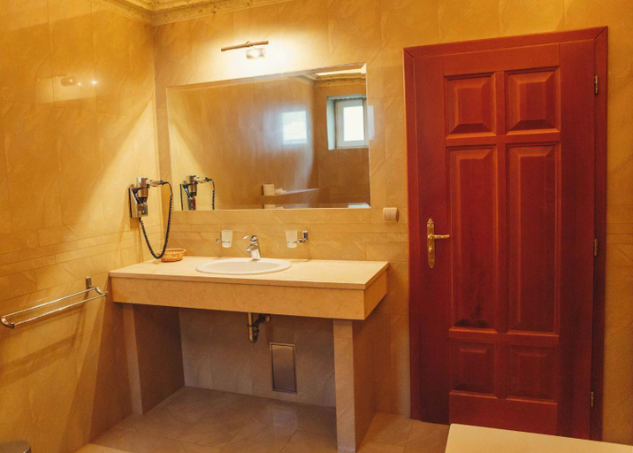 Bathroom 3, hotel Memorial, Litoměřice