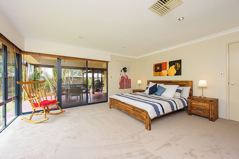 Bedroom 2, Sky Blue Retreat, Capel