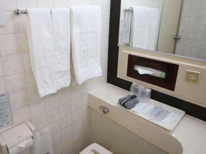 Bathroom 4