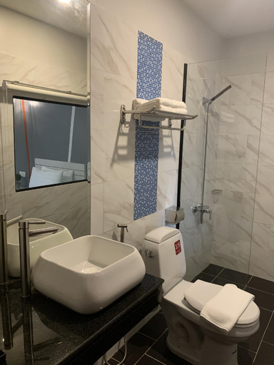 Bathroom 4
