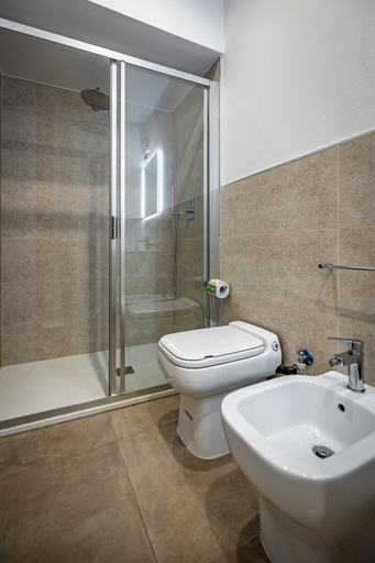 Bathroom 3, YiD Pilastri, Florence