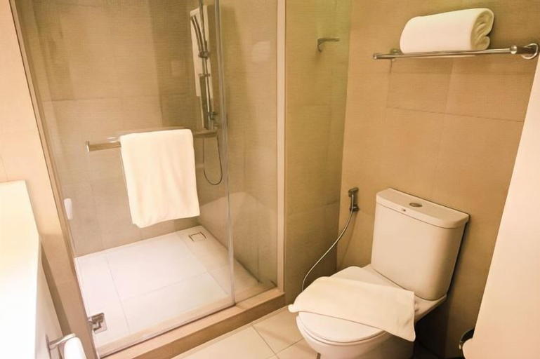 Bathroom 18