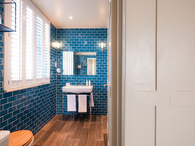 Bathroom 5, The Castle at Taunton, Somerset