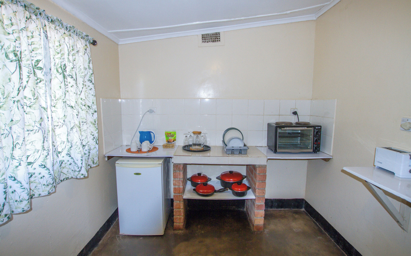Others 4, Rest Camp Victoria Falls, Hwange