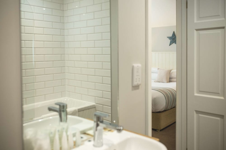 Bathroom 3, George Hotel, BW Signature Collection, Norfolk