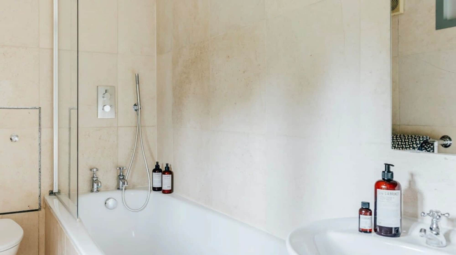 Bathroom, Grand Suffolk Barn Conversion, Suffolk