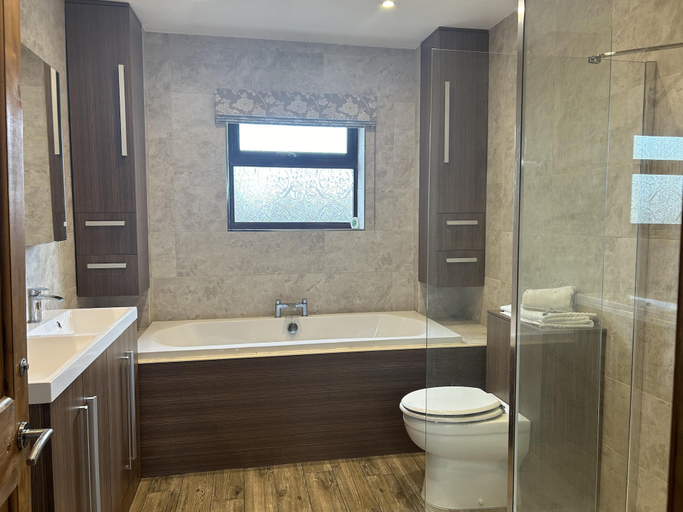 Bathroom 2, Wonderful 4 Bedroom Cottage Sleeps 8, Cumbria