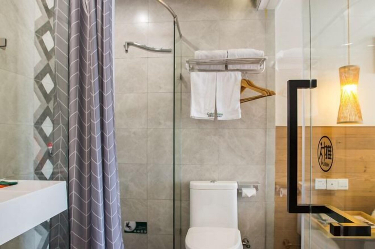 Bathroom 9