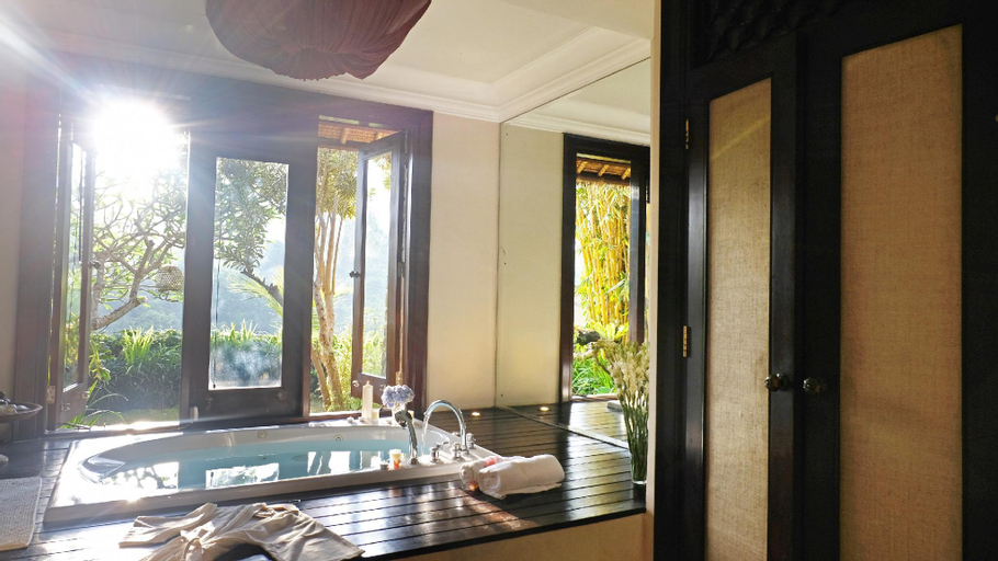 Bathroom 9