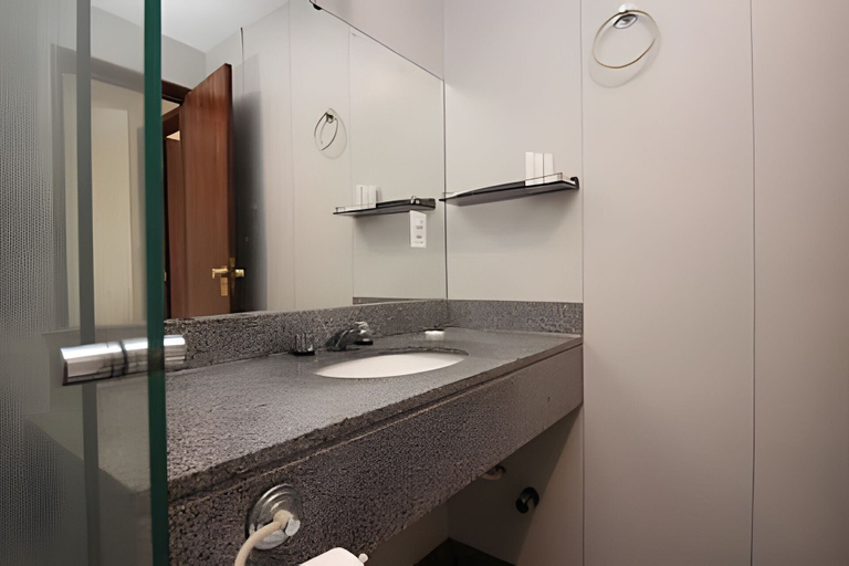 Bathroom 3, OZPED Flats Particulares Manhattan, Brasília
