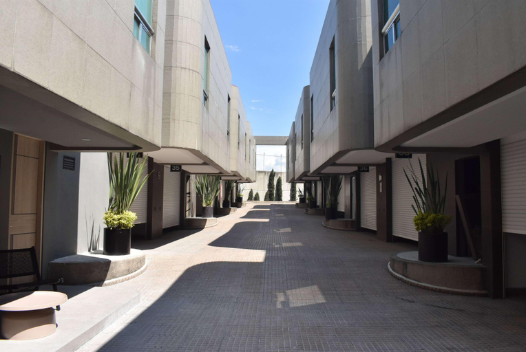 Exterior & Views 2, Ramada by Wyndham Mexico City Santa Fe, Mexico City