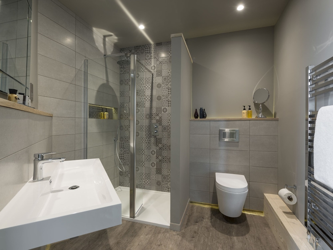 Bathroom 3, The Churchill Hotel, York