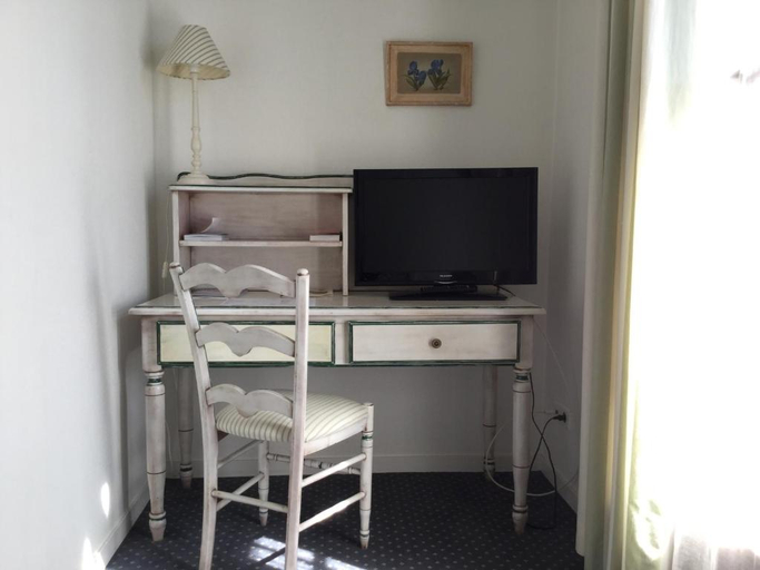 Public Area, Auberge des Pins, Landes