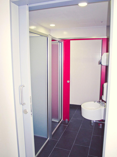 Bathroom 4, St Christopher's Inn, Barcelona - Hostel, Barcelona