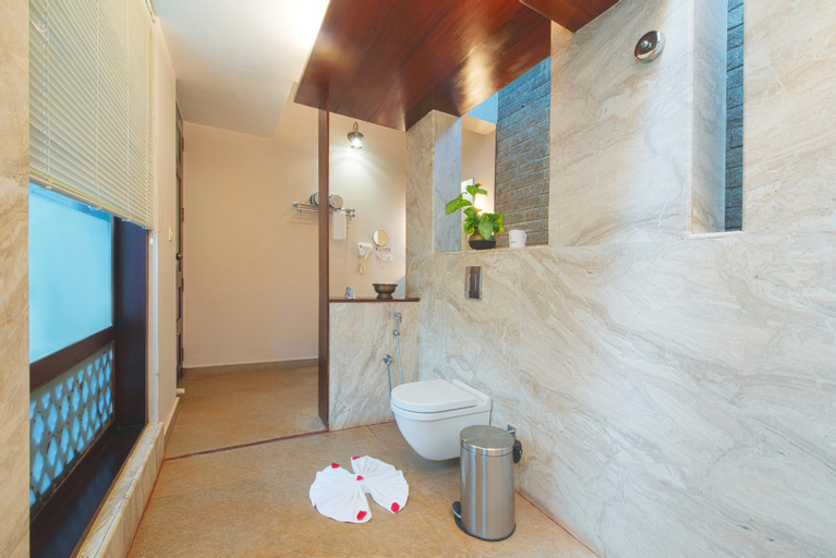 Bathroom 7