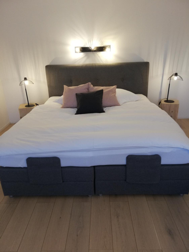 Bedroom 12