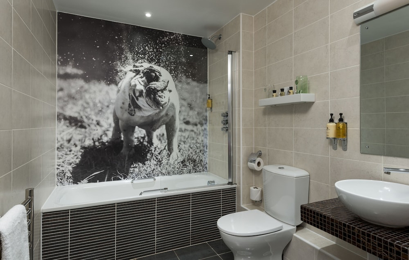 Bathroom 3, The Churchill Hotel, York