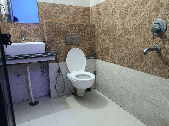 Bathroom 3, Anantham Rishikesh, Garhwal