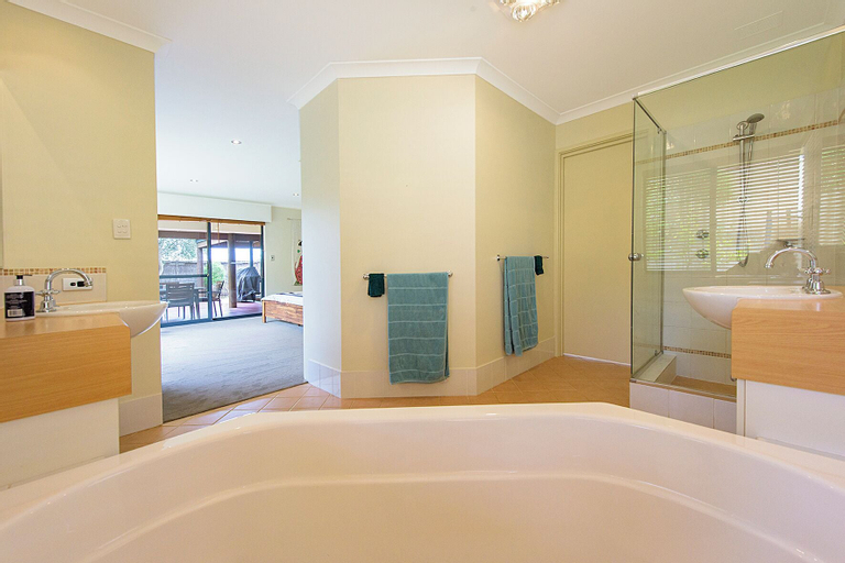 Bedroom 3, Sky Blue Retreat, Capel