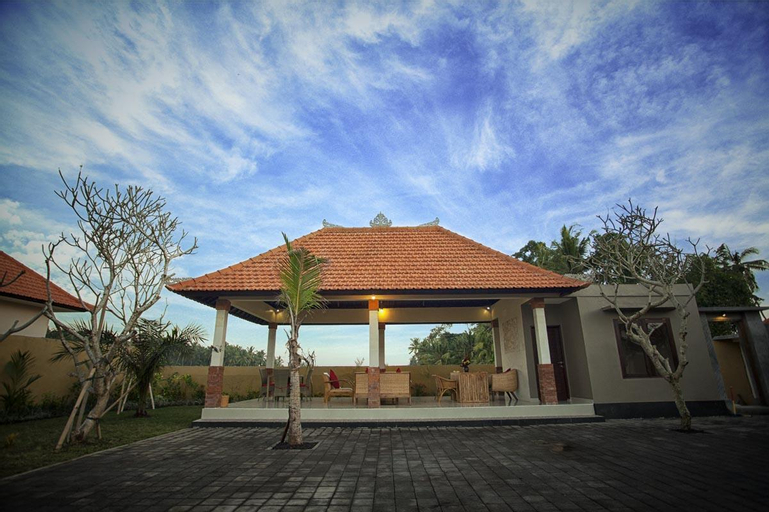 Exterior 3