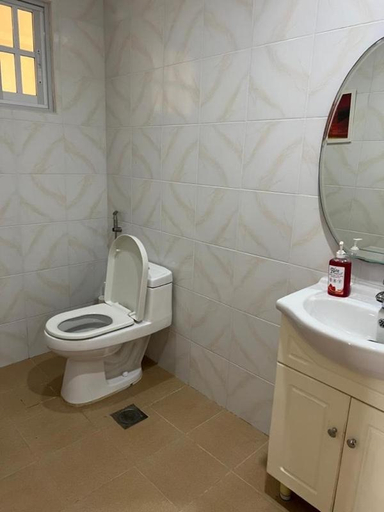 Bathroom 4, Bretthouse Holiday Accommodation, Lila