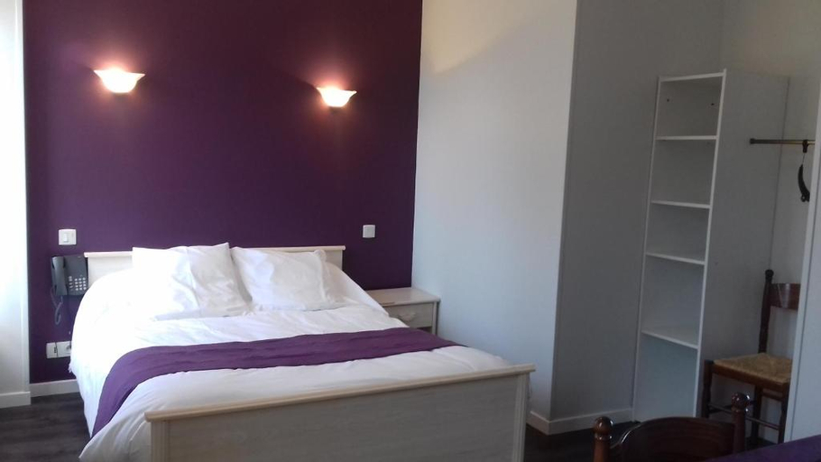 Bedroom 5, Auberge De La Cloche, Orne
