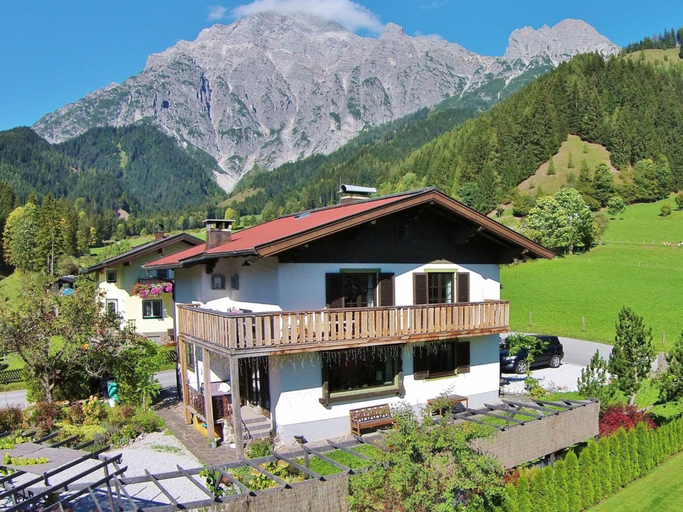 Exterior & Views 2, Spacious Chalet in Leogang near Ski Area, Zell am See