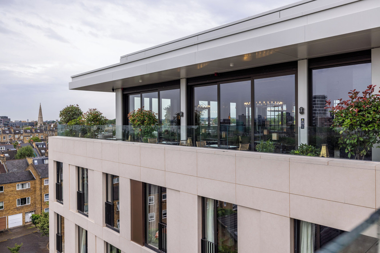 Exterior & Views