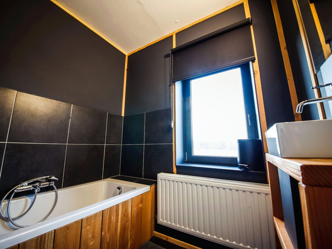 Bathroom 5, Family Retreat Near Haltinne, Namur