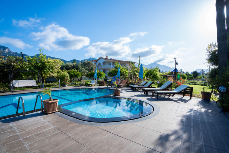 Sport & Beauty, Meryem's Hotel