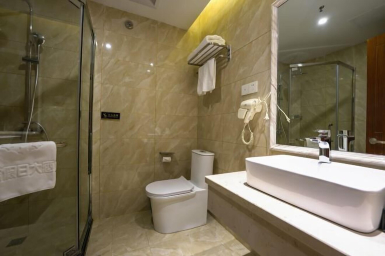 Bathroom 2, Xinji Holiday Hotel, Nanchang