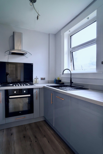 Others 4, Modern 2 Bedroom Home in Edinburgh, Free Parking, Edinburgh