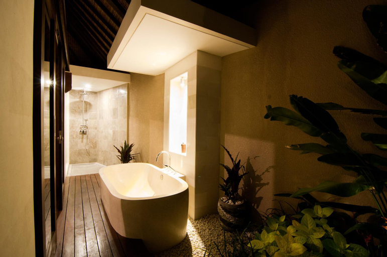 Bathroom 22